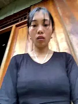 LylyOx9 on StripChat 