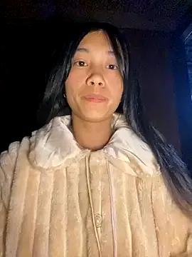 LylyOx9 on StripChat 