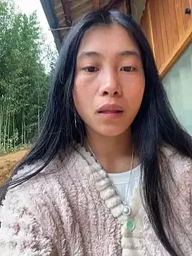 LylyOx9 on StripChat 