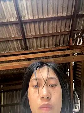 LylyOx9 on StripChat 