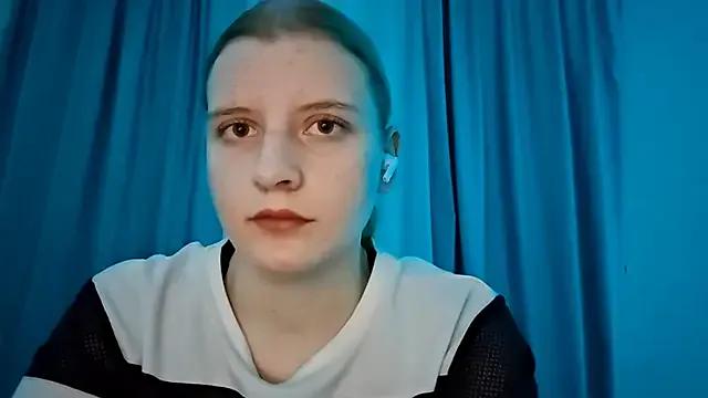 LynteriLain on StripChat