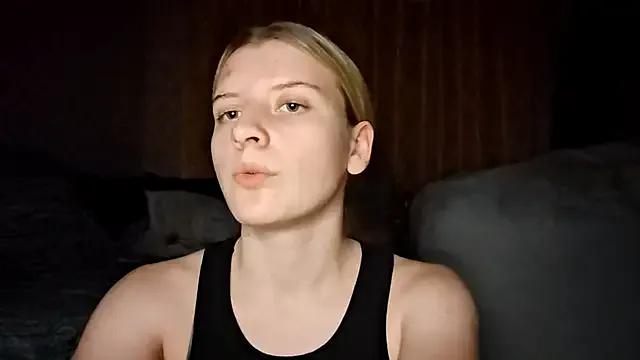 LynteriLain on StripChat