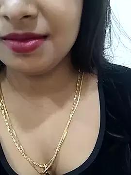Maahhii_2 from StripChat is Group