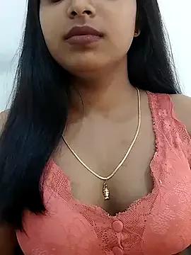 Maahhii_2 from StripChat is Freechat