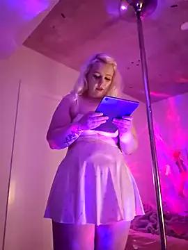 MadelynDaisyMoanroe from StripChat is Freechat