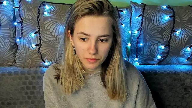 MaggieCake from StripChat is Freechat