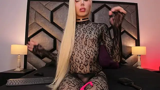 Freechat Manu_bauer on StripChat