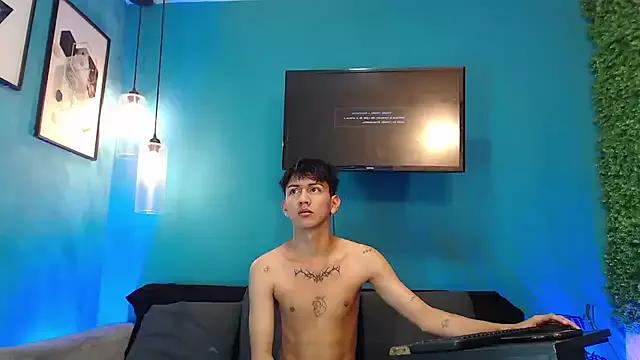 Marcus_and_Tony from StripChat is Freechat