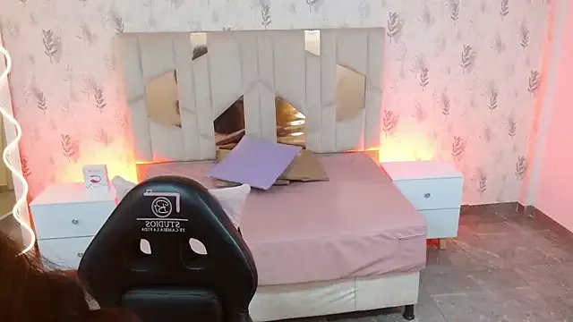 Private MARIANA_TAY1 on StripChat