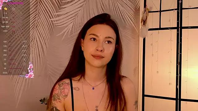 Marie_Diaze from StripChat is Freechat
