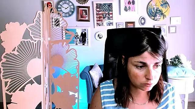 MartaEdams from StripChat is Freechat
