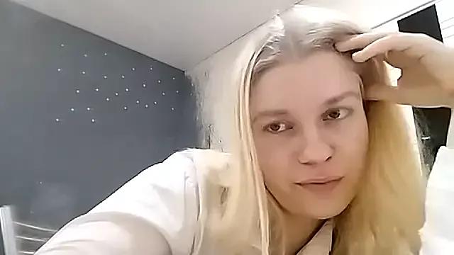 MaryjaneAurum from StripChat is Freechat