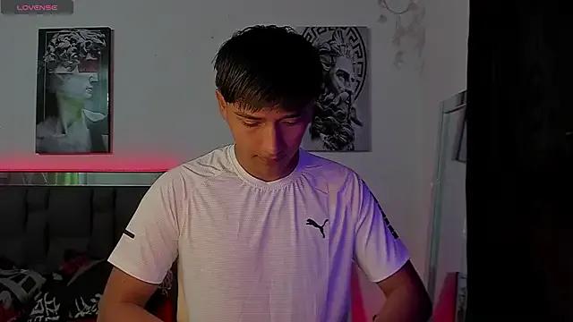 mateo-Esposito from StripChat is Freechat