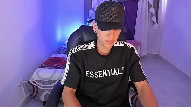 maxthomson_boy from StripChat is Freechat