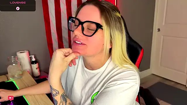 MAXXXTV on StripChat 