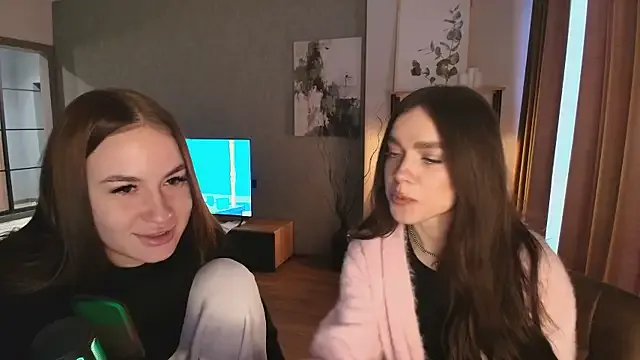 MayaGlow on StripChat