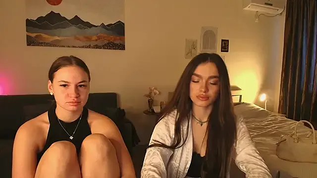 MayaGlow on StripChat