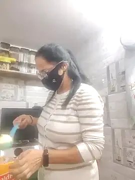 Freechat meenu_bhabhi547 on StripChat