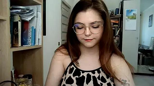 melydelly from StripChat is Freechat