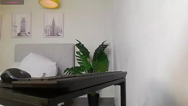 Merida_Love_ from StripChat is Freechat