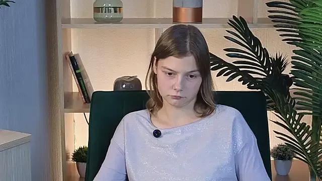 MeridethMondoux from StripChat is Freechat