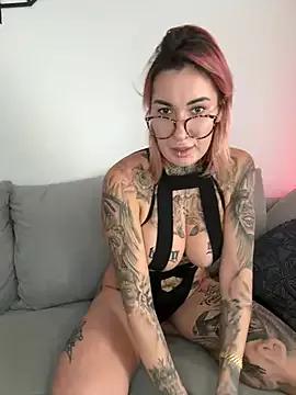 Mia-Fuchs from StripChat is Freechat