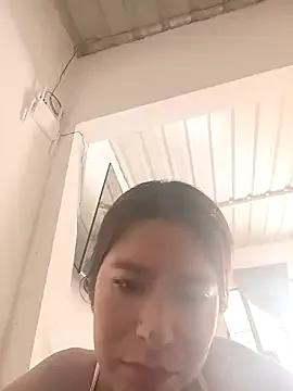 Mia-pussy from StripChat is Freechat