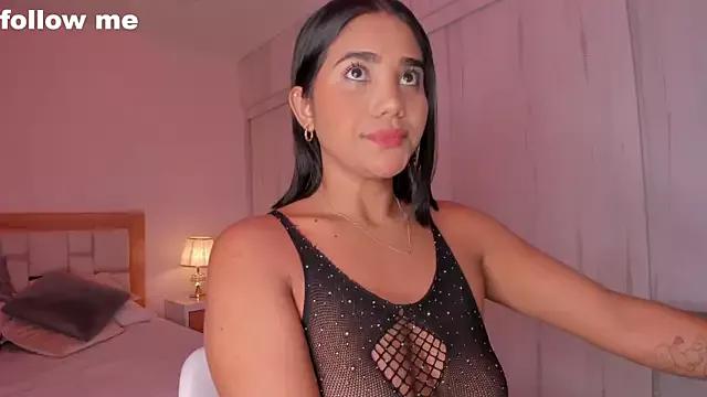 mia_hank from StripChat is Freechat
