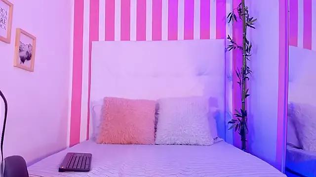 Mia_Reynolds_ from StripChat is Freechat
