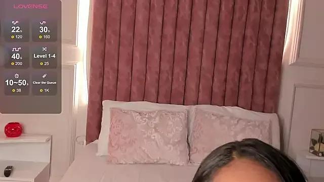 Mia_Roset from StripChat is Freechat