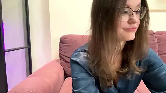 mia_shine_bright_wow from StripChat is Freechat