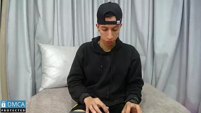 Miaandmoises from StripChat