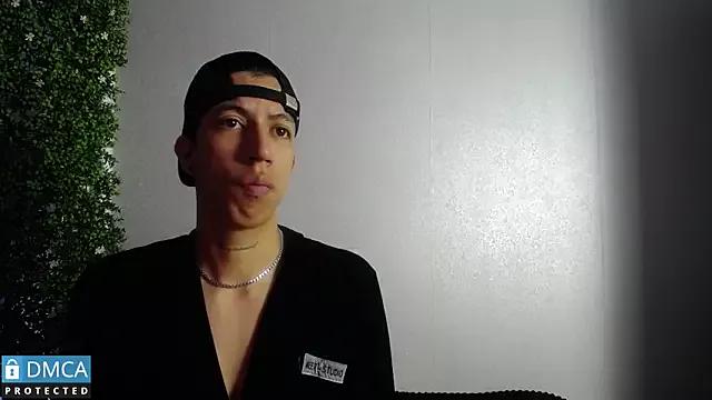 Miaandmoises from StripChat