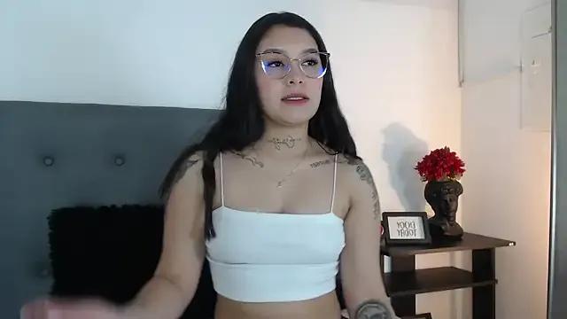 miawhite_x from StripChat is Freechat