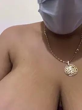 MidnightOasis from StripChat is Freechat