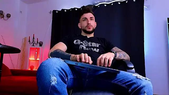 MightyAaron66 from StripChat is Freechat