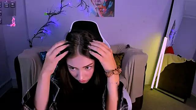 miki-niki from StripChat