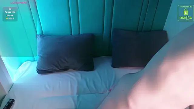 MikkiJohnson from StripChat is Freechat
