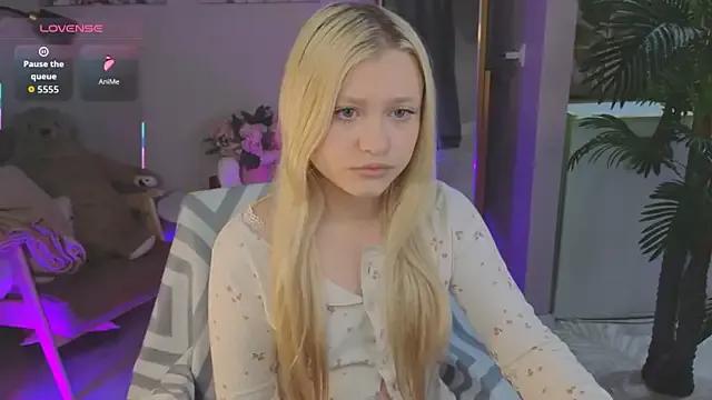 Millie_Vanillies from StripChat is Freechat