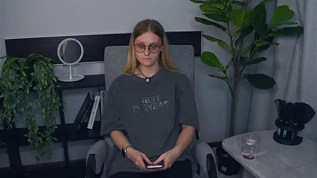 MillieRicketts from StripChat is Freechat