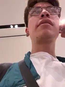 MiloThacth from StripChat is Freechat