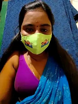 mini-queen from StripChat is Freechat