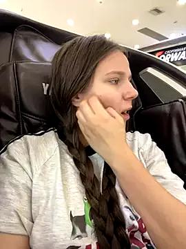 MiniVi from StripChat is Freechat