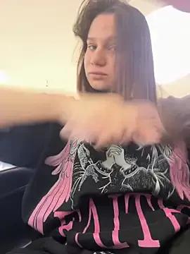 MiniVi from StripChat is Freechat