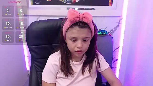 Minnie_cake from StripChat