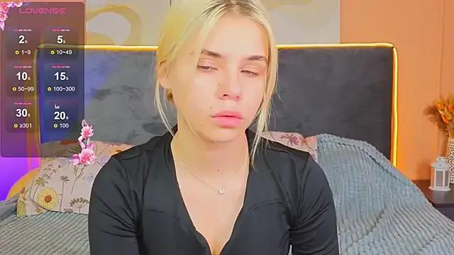 Mira_Melts from StripChat is Freechat
