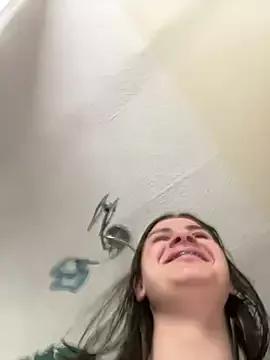 MiraReach from StripChat is Freechat