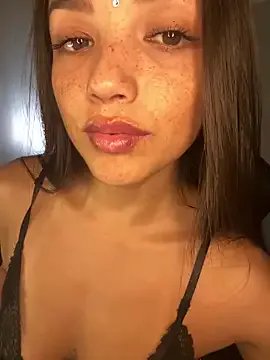 Freechat MisFrekcles_ on StripChat