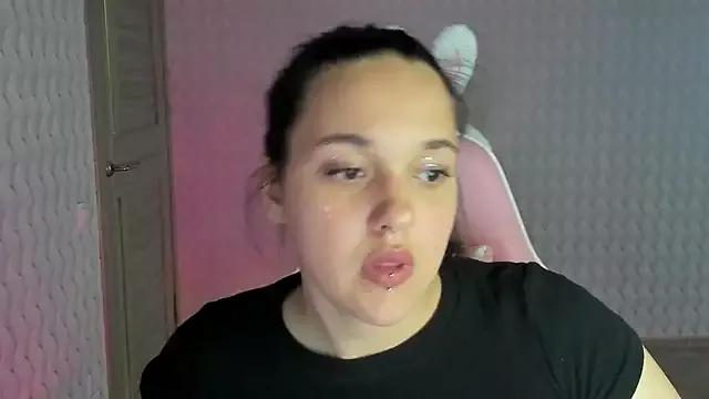 Miss-Darcy from StripChat is Freechat