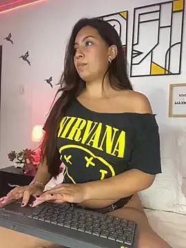 miss__caroline from StripChat is Freechat